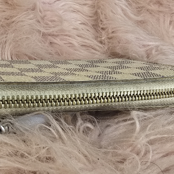 Louis Vuitton Damier Azur Zippy Wallet - Picture 12 of 16